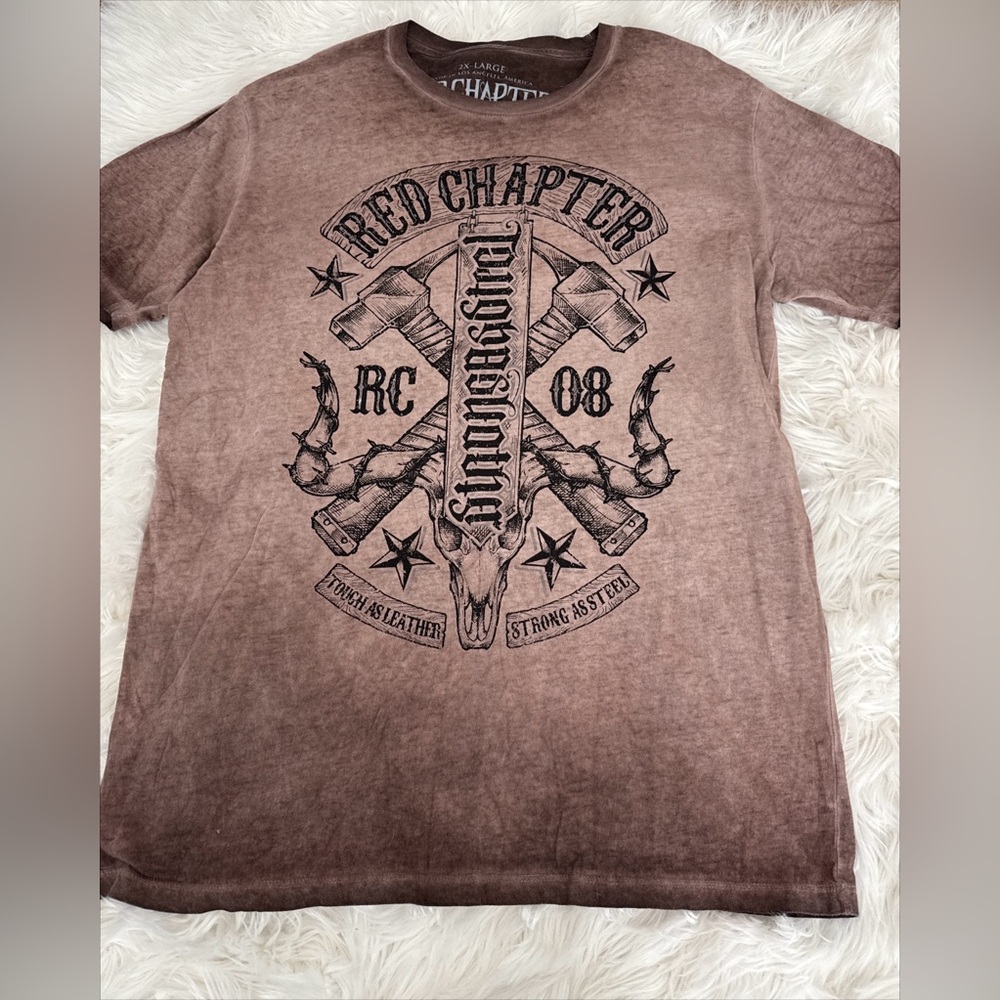 Red Chapter Brown Graphic Tee with Bold Design 2xl